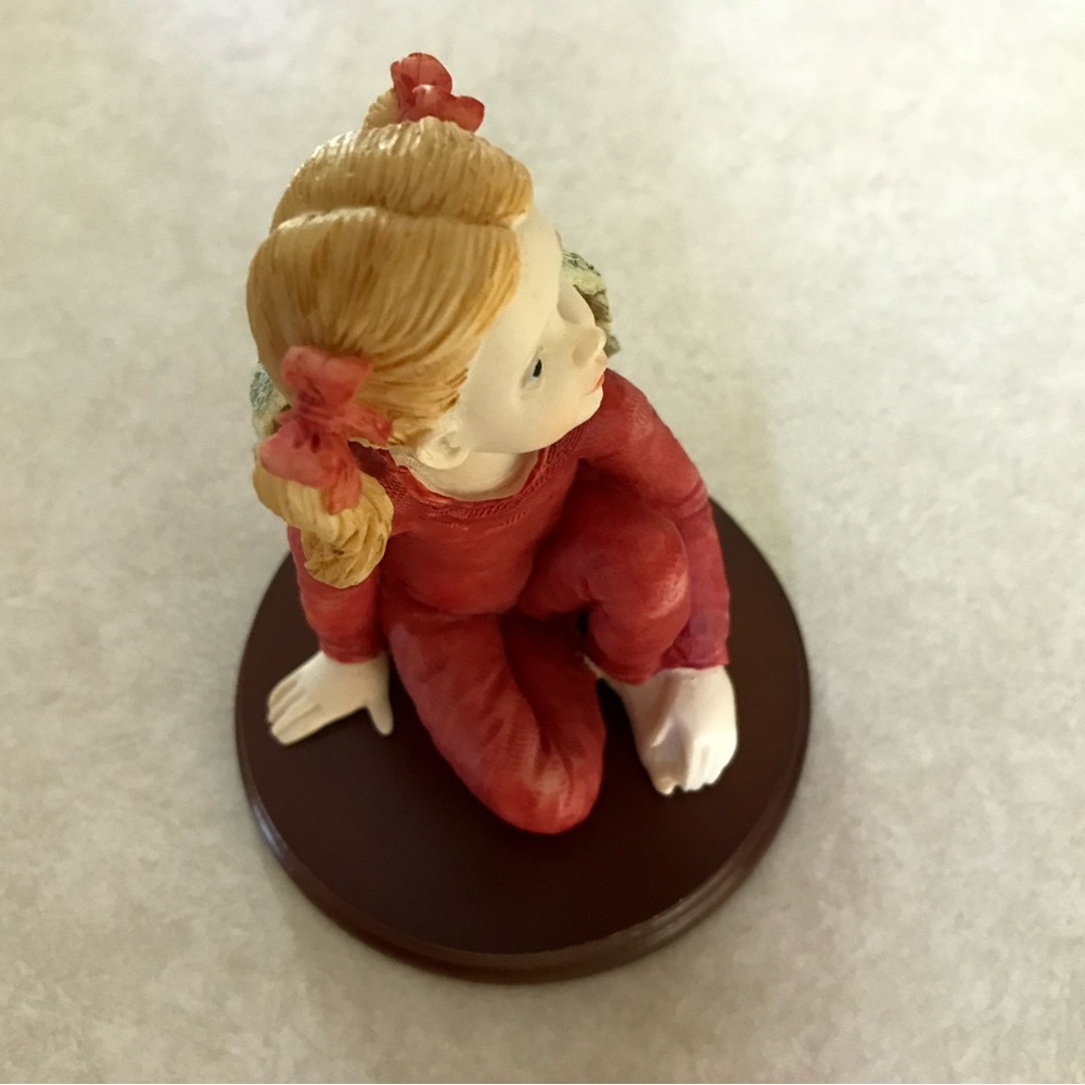 Charming Angel Figurine in Red Attire - Picture 2 of 10